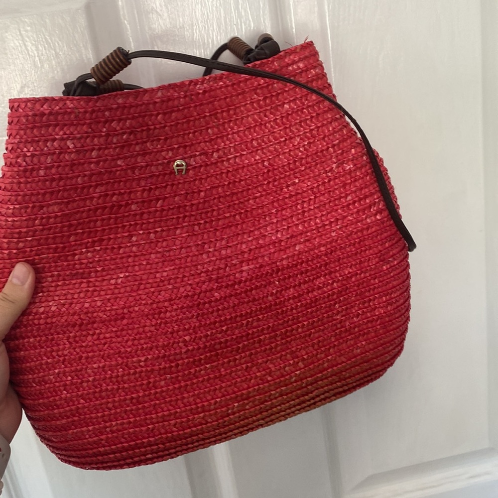 Etienne Aigner summer straw pink bag